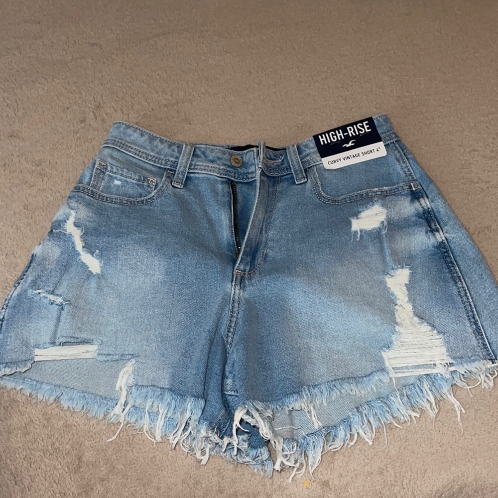 Hollister curvy high rise vintage short 4” stretch.